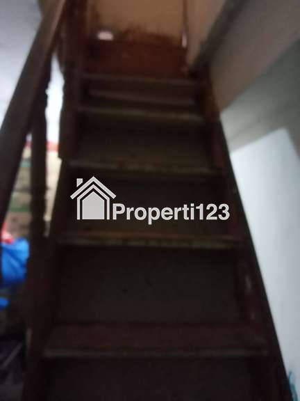 Rumah di Klender cocok untuk tempat tinggal dan usaha - 12