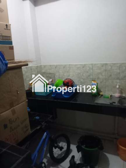 Rumah di Klender cocok untuk tempat tinggal dan usaha - 11