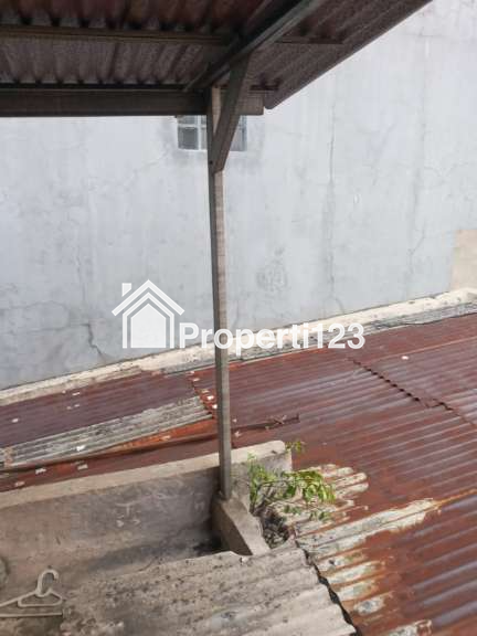 Rumah di Klender cocok untuk tempat tinggal dan usaha - 15