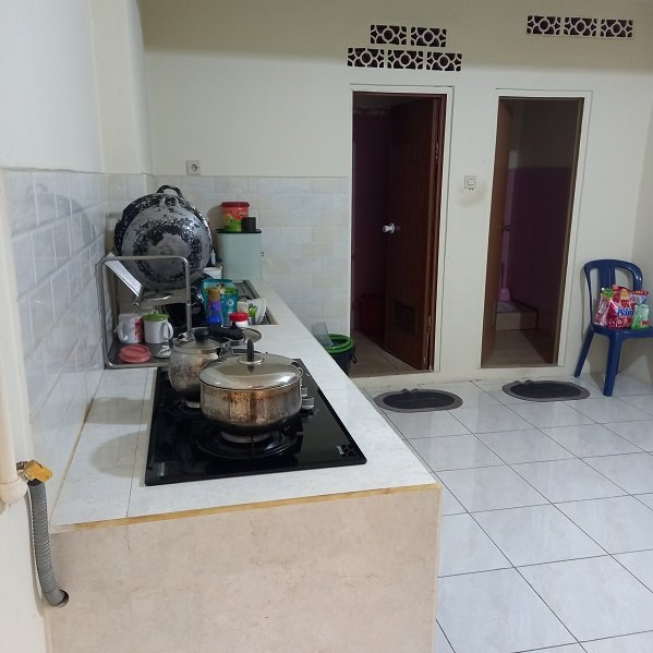 Rumah Second Strategis Bebas Banjir di Bekasi Kota - 1