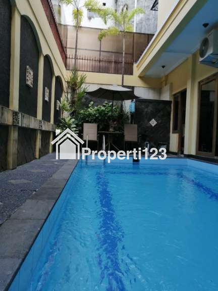 RUMAH DUA LANTAI DENGAN INDOOR SWIMMING POOL DI DAGO ASRI BANDUNG - 11