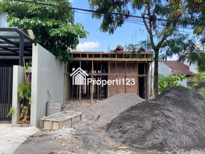 Jual Rumah Megah 2 Lantai Semi Furniture Type 108/150m2 di Sleman Jogja - 4