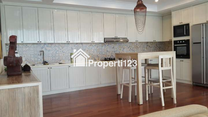 Apartemen Kemang Village Residence 2 Br Furnished Pet Friendly - 12