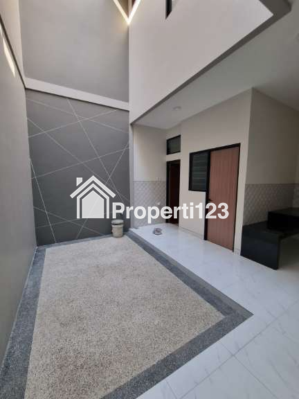 ON PROGRES READY JULI 2025 Rumah New Gress 2 Unit Jejer Kutisari Indah Surabaya Selatan - 6