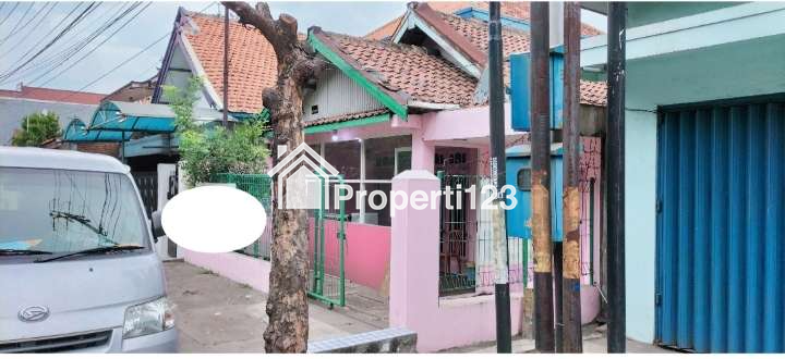 Rumah Hadap Jalan Raya Tanggulangin Sidoarjo Hitung Tanah Saja JUAL CEPAT BU - 3