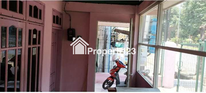 Rumah Hadap Jalan Raya Tanggulangin Sidoarjo Hitung Tanah Saja JUAL CEPAT BU - 4