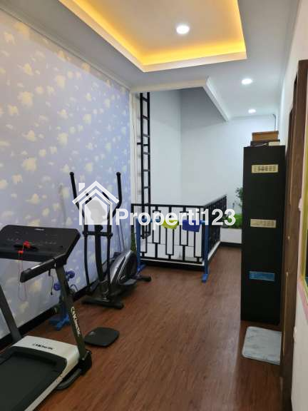 Rumah 3 Lantai Harga Bawah NJOP Kelapa Gading Barat Jakarta Utara - 8