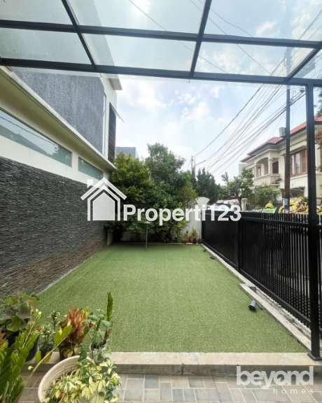 Dijual Rumah Siap Huni Seberang Citos Cilandak, Jakarta Selatan - 2