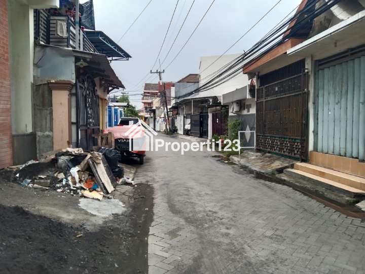 ON PROGRES Rumah 2 Lantai New Gress Jalan Picses Dekat Karang Empat Surabaya Timur - 3