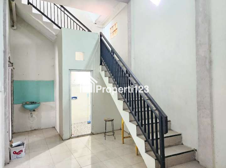 Jual Rumah 2 lantai Murah di Boyolangu Giri Banyuwangi - 7