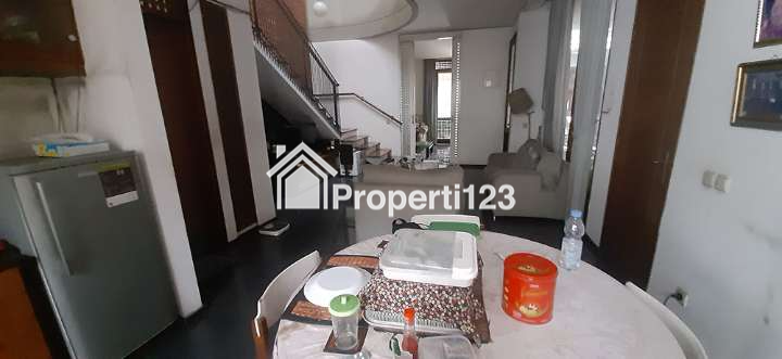 RUMAH GAYA INDUSTRIAL CLASSIC DENGAN PAVILIUN DI SAYAP Jl. IR. H. JUANDA DAGO BANDUNG - 5