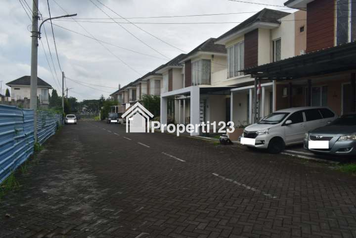 Rumah Evergreen De Parc Gunung Anyar Surabaya Timur Siap Huni - 3