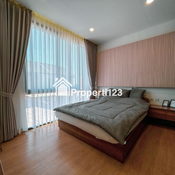 Rumah Strategis Dekat Kota di Jalan Caringin, Bandung - 6