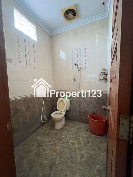 Rumah luas tingkat di Pitara Depok - 8