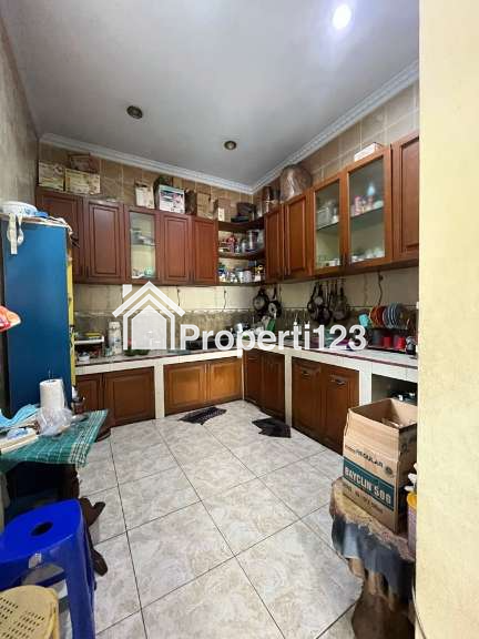 Rumah luas tingkat di Pitara Depok - 7