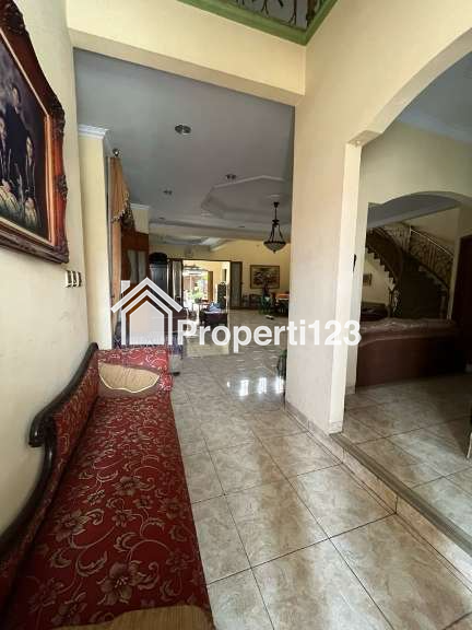 Rumah luas tingkat di Pitara Depok - 6