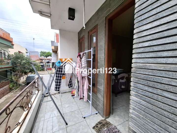 Rumah Bonus Kitchen Set Perumahan Taman Harapan Baru Bekasi - 15