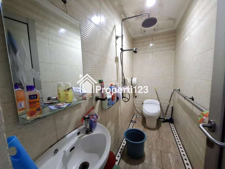 Rumah Bonus Kitchen Set Perumahan Taman Harapan Baru Bekasi - 14