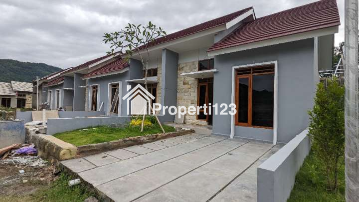 GRAHA VIP Villa Indah Pleret - 4