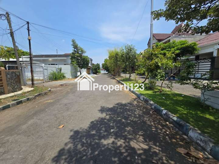 Rumah Taman Pinang Indah Sidoarjo Luas 216 Meter Hook Cocok Buat Rumah dan Kantor Lokasi Strategis - 3