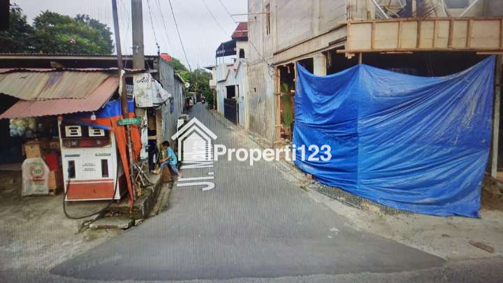 Investasi Terbaik Jual Rumah Posisi di Hoek dengan Tanah Luas Dekat Jalan Toll Sawangan Depok - 5