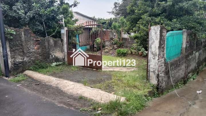 Investasi Terbaik Jual Rumah Posisi di Hoek dengan Tanah Luas Dekat Jalan Toll Sawangan Depok - 2