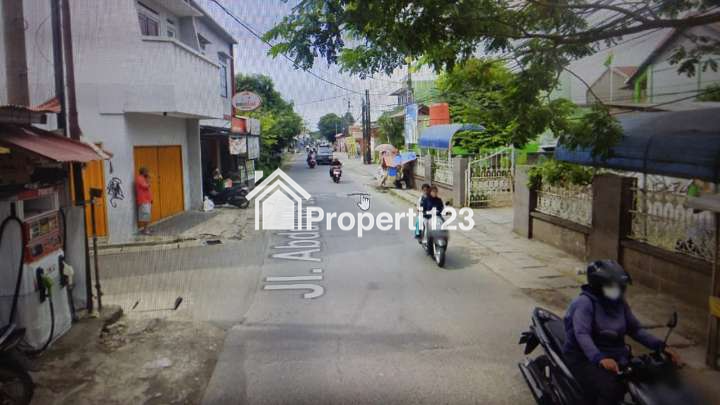 Investasi Terbaik Jual Rumah Posisi di Hoek dengan Tanah Luas Dekat Jalan Toll Sawangan Depok - 6