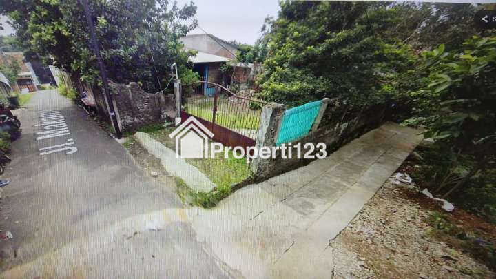 Investasi Terbaik Jual Rumah Posisi di Hoek dengan Tanah Luas Dekat Jalan Toll Sawangan Depok - 3