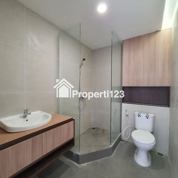 Rumah Modern Eksklusif di Brentwood Estate Bandung - 7