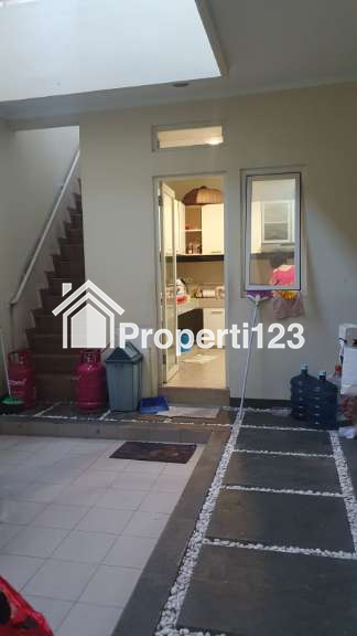 Rumah Mewah Puri Widya Utama Citraland Surabaya Barat Siap Huni - 9