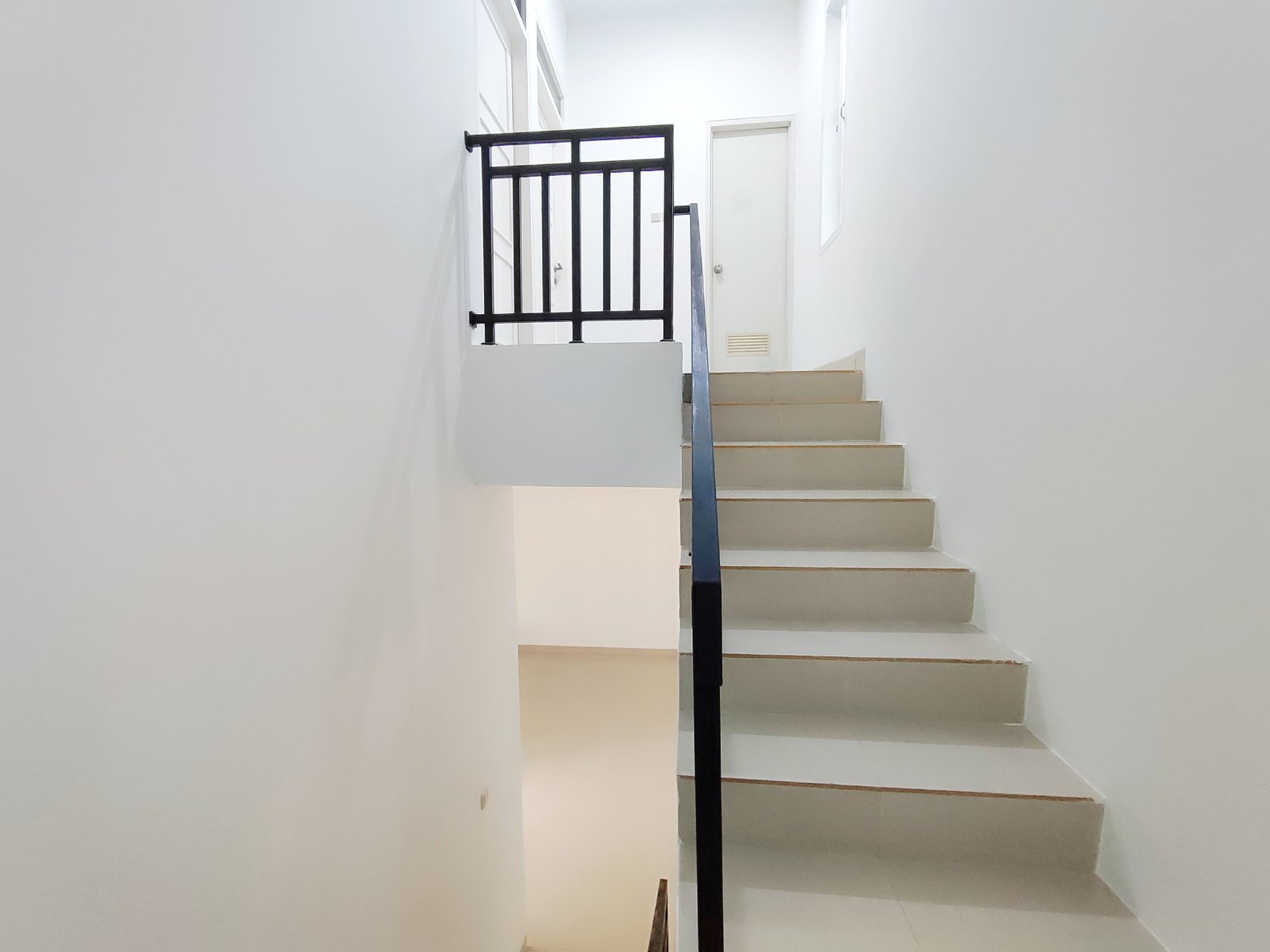 Dijual Cepat. Rumah berlokasi strategis & siap huni di Serpong dekat BSD. - 21