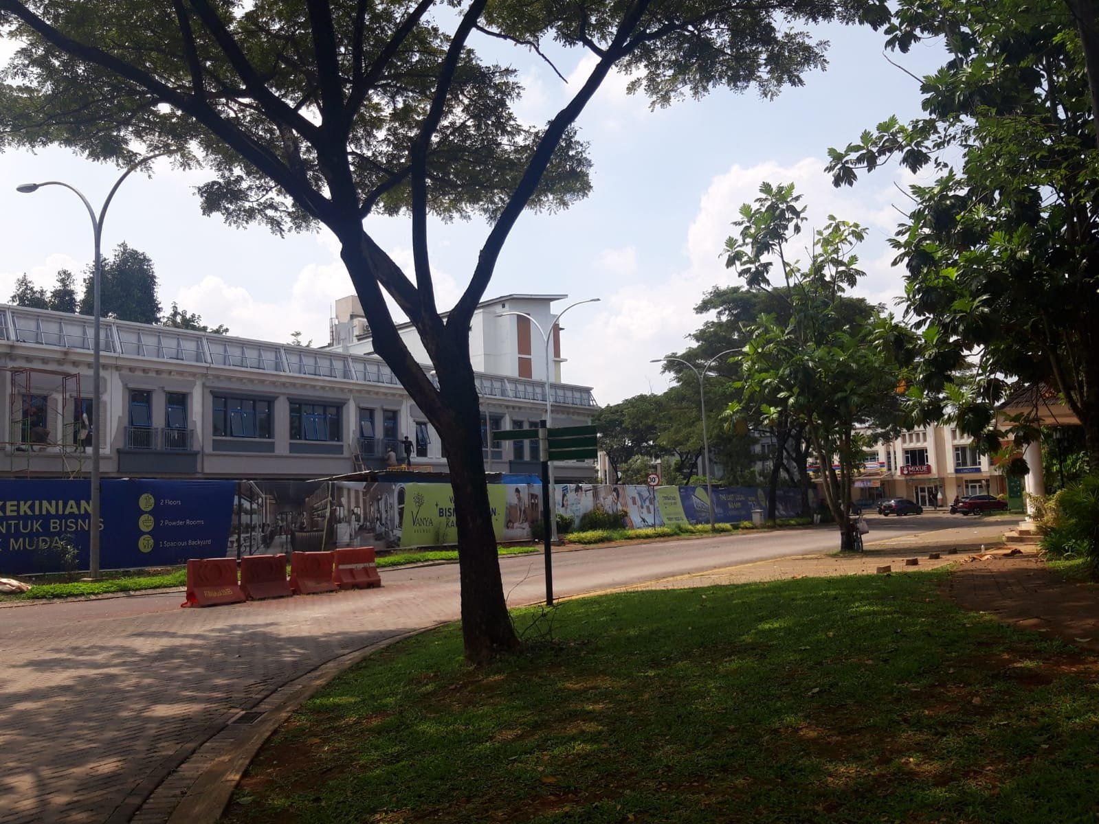 Vanya Avenue Vanya Park Bsd Ruko 2 Lantai Depan Boulevard Danau - 18