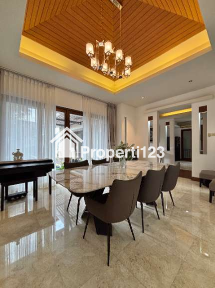 Dijual Rumah Luxury Desain Klasik Dalam Townhouse Di Kemang, Jakarta Selatan - 4