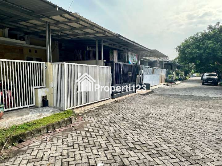 Murah Dijual Rumah Taman Wisata Regency Bonus Semi Furnished Dekat Citraland, Pakuwon Mall - 2