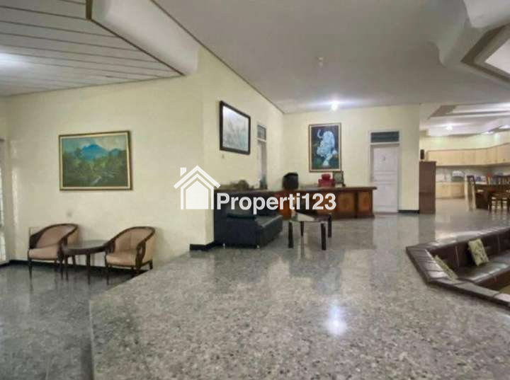 Dijual 2595 m2 Villa Jalan Pandaan - JATIM - STRATEGIS NOL Jalan RAYA  Bonus Kolam Renang , Lapangan Basket - 4