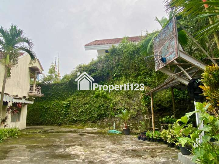 Dijual 2595 m2 Villa Jalan Pandaan - JATIM - STRATEGIS NOL Jalan RAYA  Bonus Kolam Renang , Lapangan Basket - 9