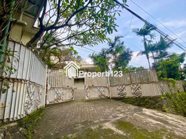 Dijual 2595 m2 Villa Jalan Pandaan - JATIM - STRATEGIS NOL Jalan RAYA  Bonus Kolam Renang , Lapangan Basket - 10