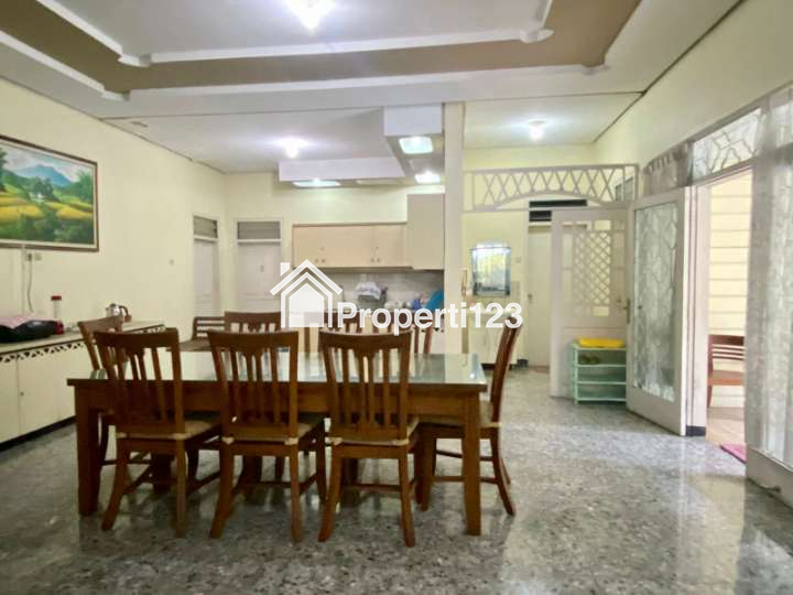 Dijual 2595 m2 Villa Jalan Pandaan - JATIM - STRATEGIS NOL Jalan RAYA  Bonus Kolam Renang , Lapangan Basket - 12