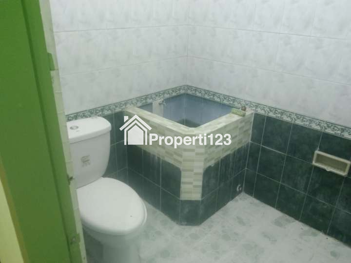 RUMAH LAMA BANGUNAN SANGAT TERAWAT Rumah 1 Lantai Nginden Intan Tengah Surabaya - 10