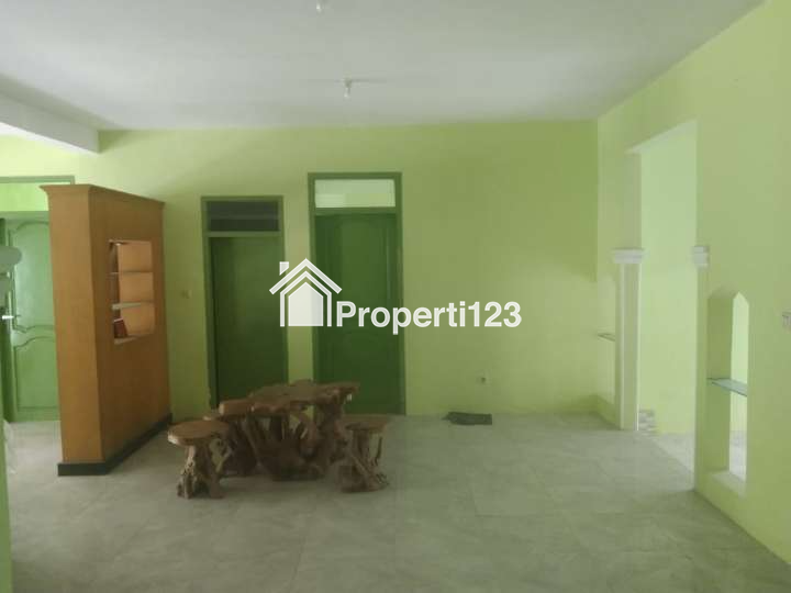 RUMAH LAMA BANGUNAN SANGAT TERAWAT Rumah 1 Lantai Nginden Intan Tengah Surabaya - 6