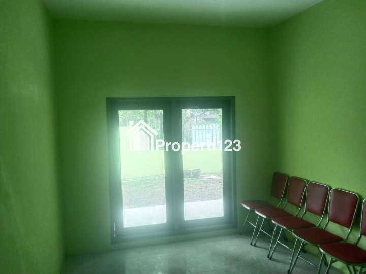 RUMAH LAMA BANGUNAN SANGAT TERAWAT Rumah 1 Lantai Nginden Intan Tengah Surabaya - 4