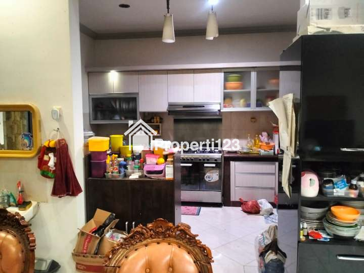 Dijual Rumah Taman Pondok Indah Wiyung  Surabaya- Luas 250 m2 - Row Jalan RAYA KEMBAR dekat Pakuwon Mall, PTC , Supermall, Akses TOL Gunungsari - 7