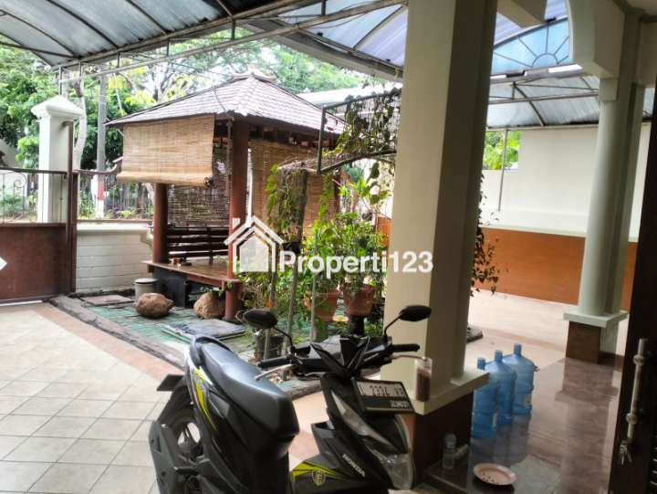 Dijual Rumah Taman Pondok Indah Wiyung  Surabaya- Luas 250 m2 - Row Jalan RAYA KEMBAR dekat Pakuwon Mall, PTC , Supermall, Akses TOL Gunungsari - 3