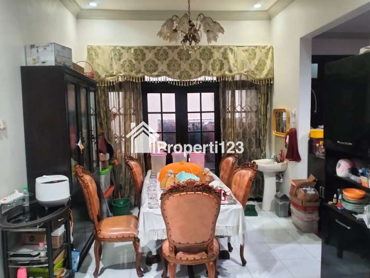 Dijual Rumah Taman Pondok Indah Wiyung  Surabaya- Luas 250 m2 - Row Jalan RAYA KEMBAR dekat Pakuwon Mall, PTC , Supermall, Akses TOL Gunungsari - 6