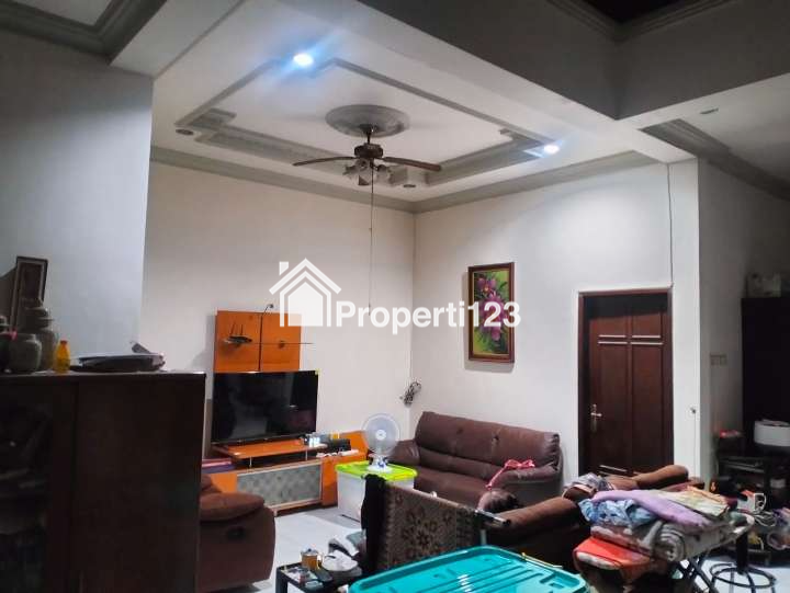 Dijual Rumah Taman Pondok Indah Wiyung  Surabaya- Luas 250 m2 - Row Jalan RAYA KEMBAR dekat Pakuwon Mall, PTC , Supermall, Akses TOL Gunungsari - 5