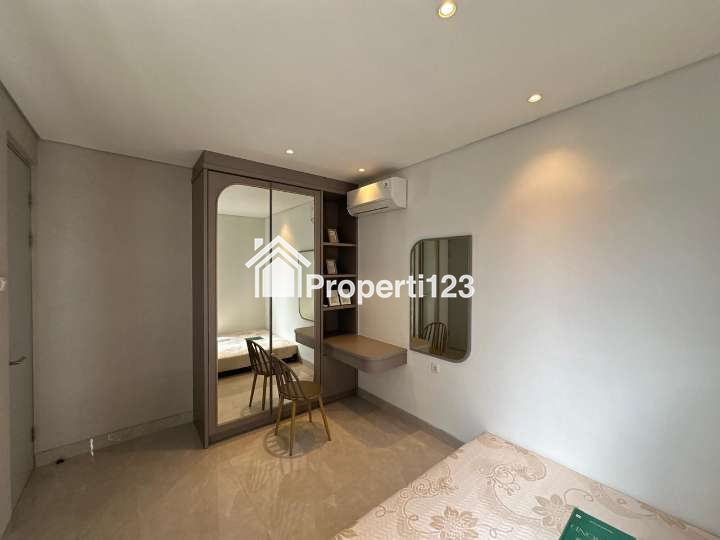 Dijual Cepat Rumah Grand Pakuwon Cluster Gladstone Surabaya Barat Full Furnish - 12