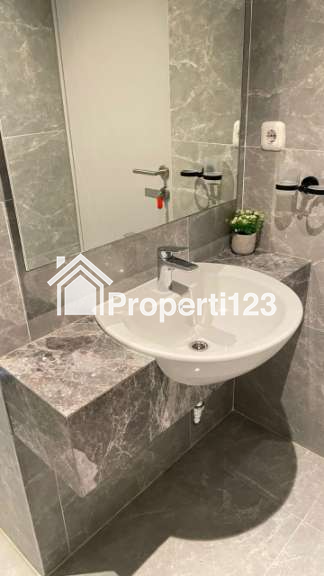 Dijual Cepat Rumah Grand Pakuwon Cluster Gladstone Surabaya Barat Full Furnish - 2