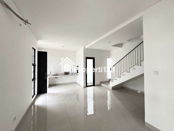 Rumah + Attic Masion De Westeria Metland Menteng Jakarta Timur - 2