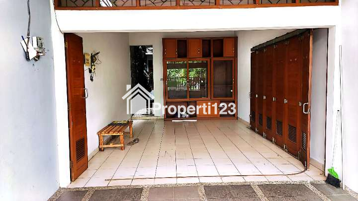 Disewakan Rumah 2 Lantai di Pusat Jakarta Senayan, Bisa untuk Kantor - 2