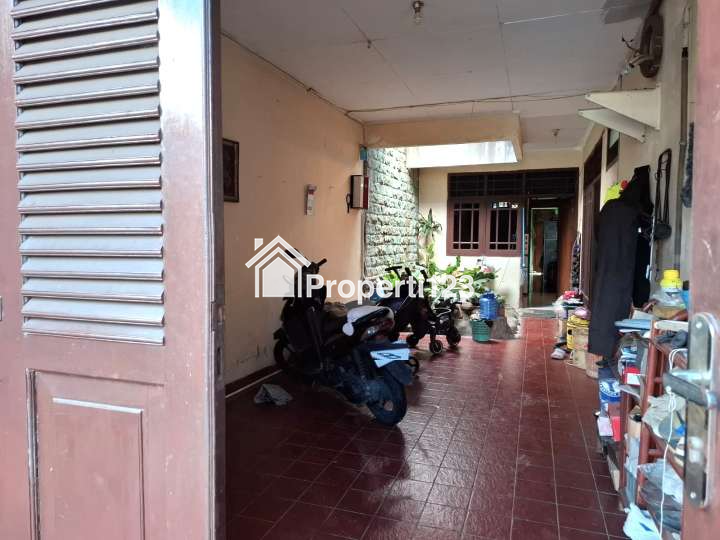 Rumah 2 Lantai Jalan Madrasah Duren Sawit Jakarta Timur - 16